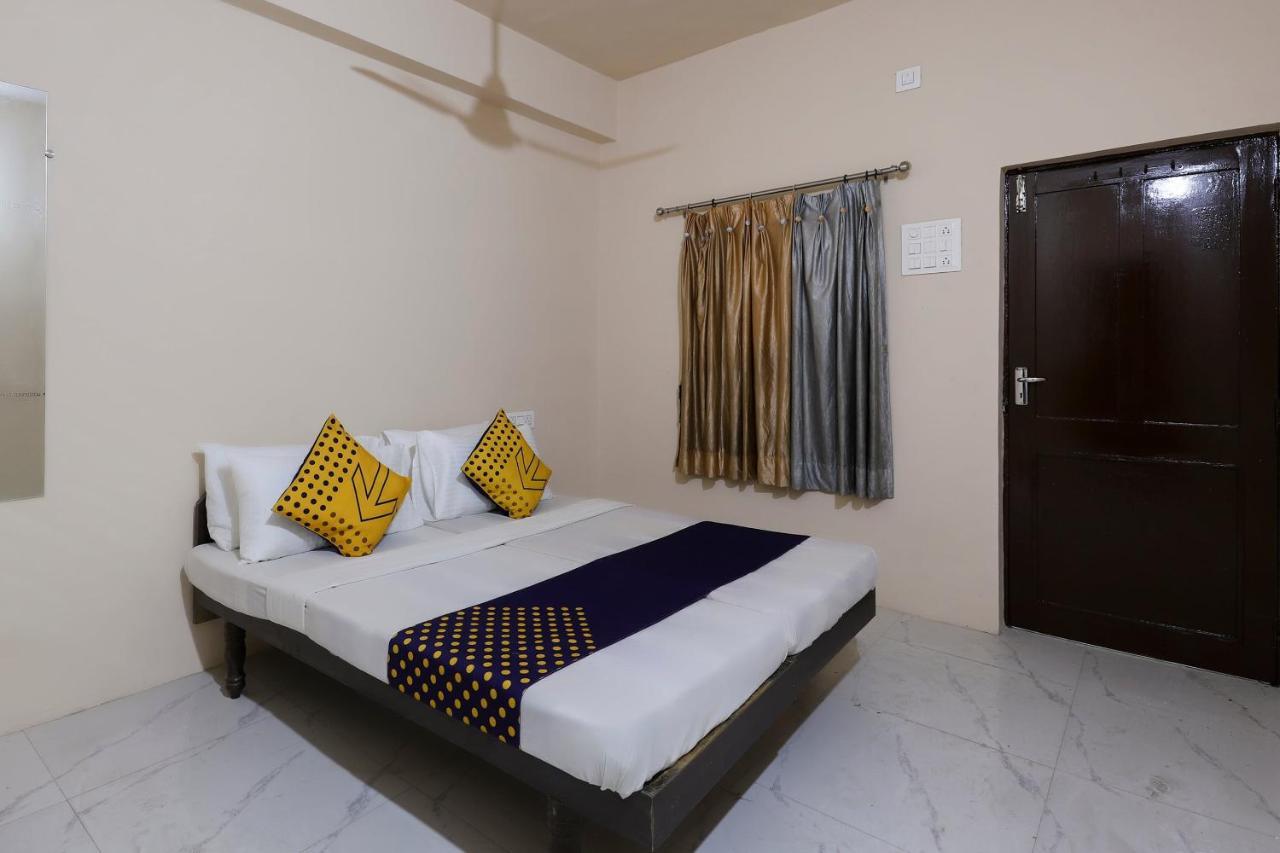 Spot On 64818 Hotel Minal Jamnagar Exterior photo