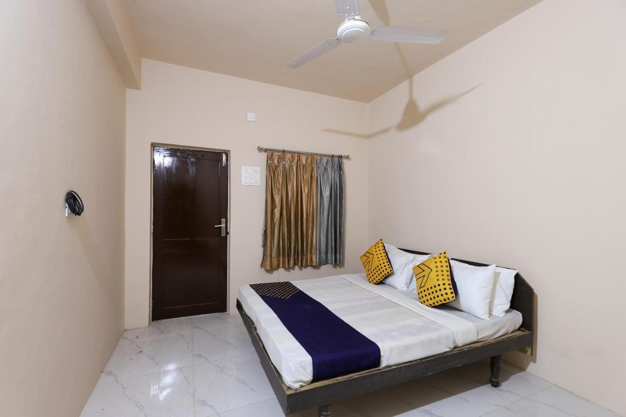 Spot On 64818 Hotel Minal Jamnagar Exterior photo